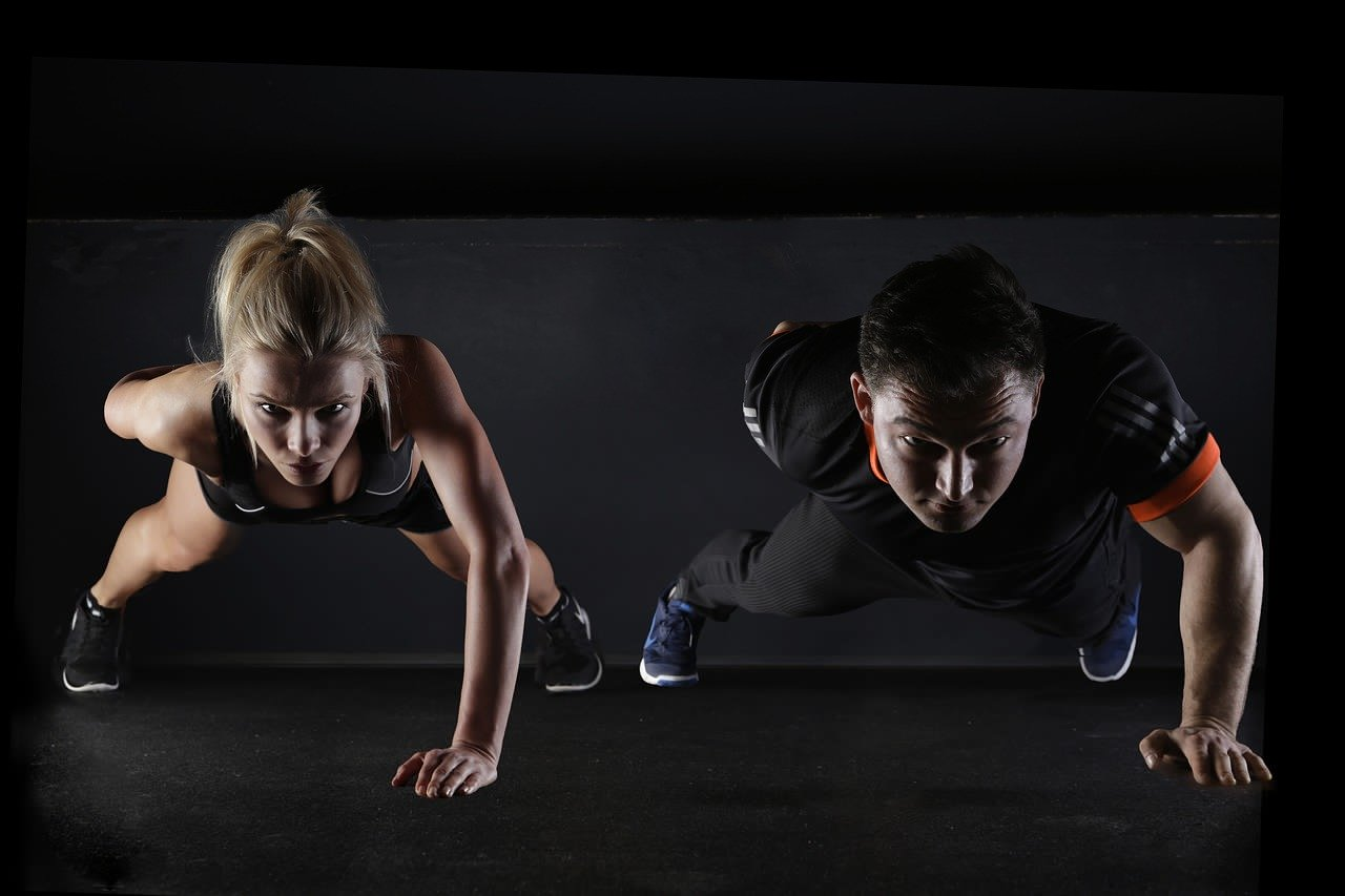 Femme faisant du sport pour la musculation et nutrition