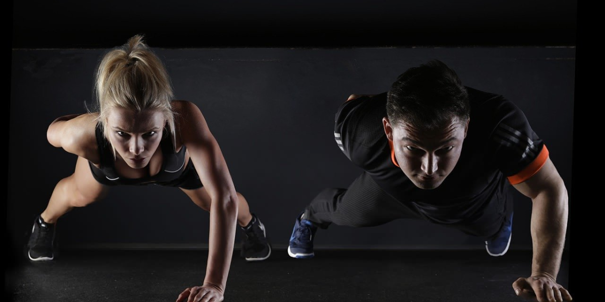 Femme faisant du sport pour la musculation et nutrition